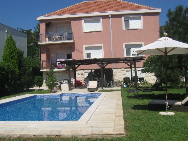 For rent, house 340m2, Gorica C, Podgorica