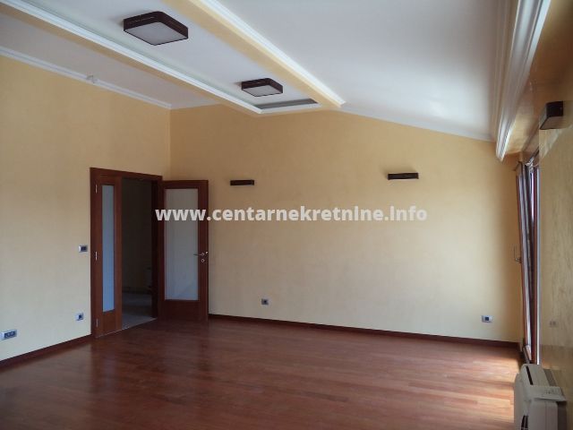 For rent, luxury penthouse 138m2, Preko Morace, Podgorica