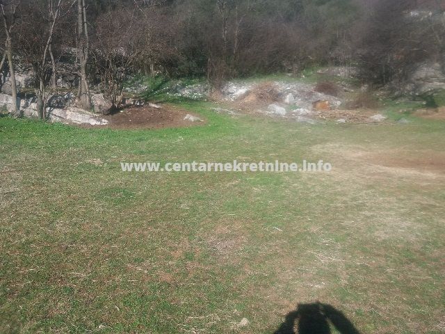 Prodaja, plac 1.042m2, Tolosi, Podgorica