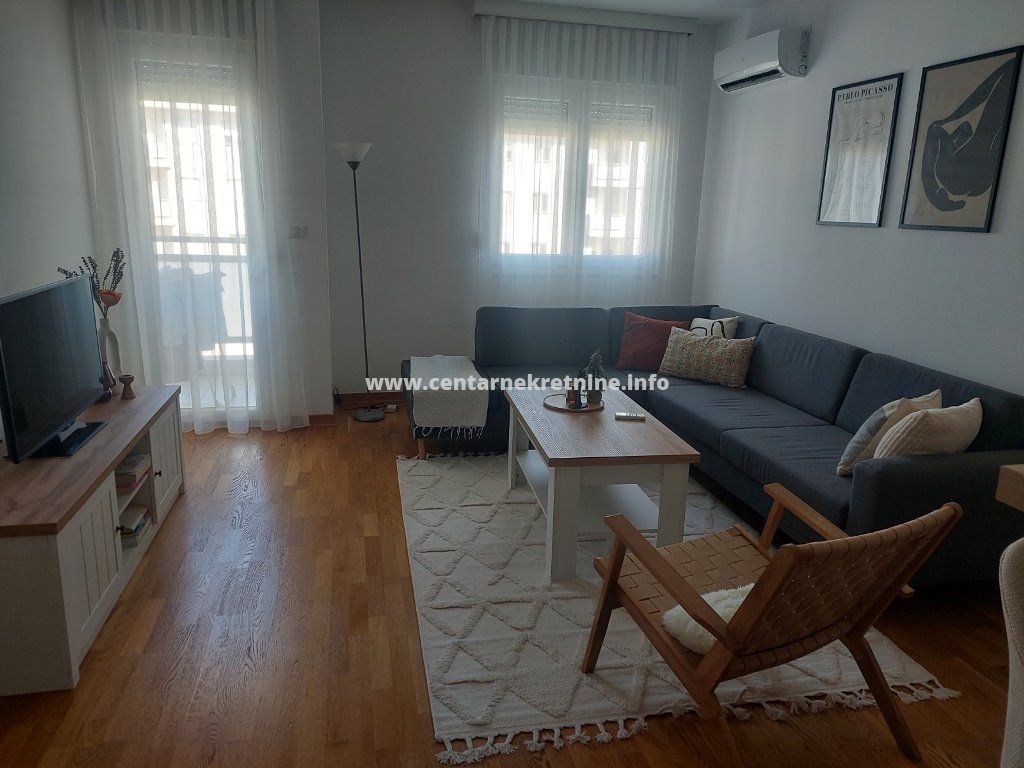 Izdavanje, dvosoban stan 67m2, City kvart, Podgorica