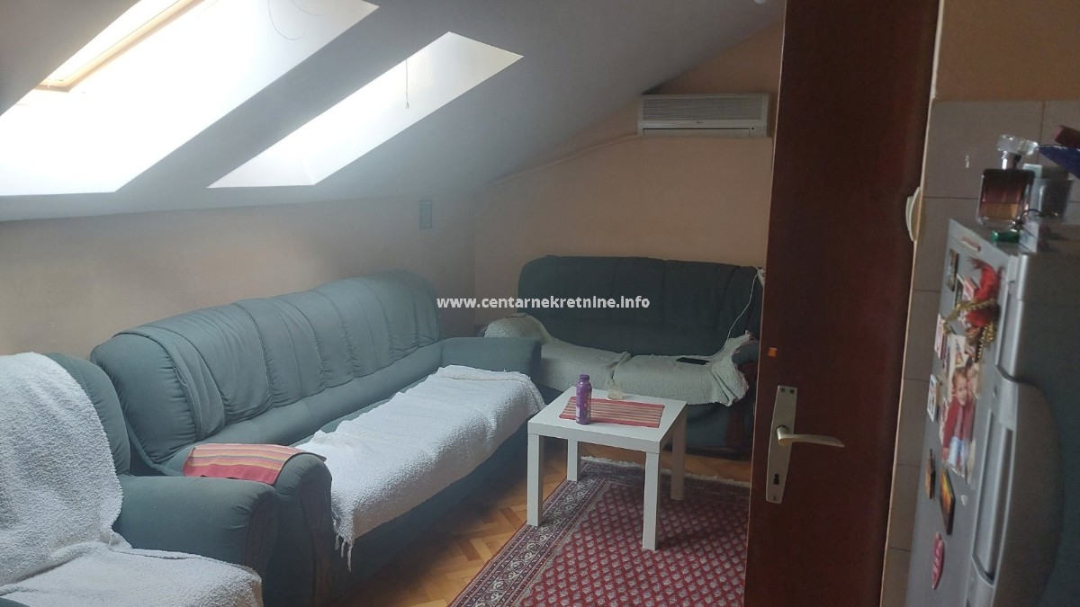 Izdavanje, dvosoban stan 58m2, Stari aerodrom, Podgorica