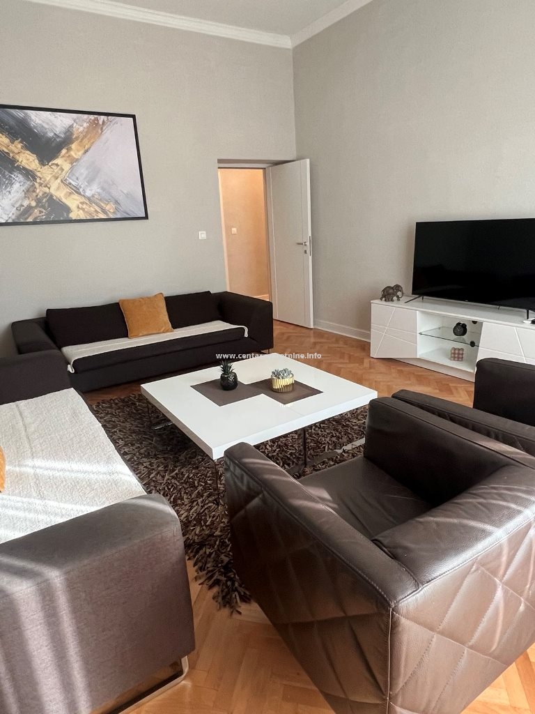 Izdavanje, lux jednosoban stan 73m2, Centar, Podgorica